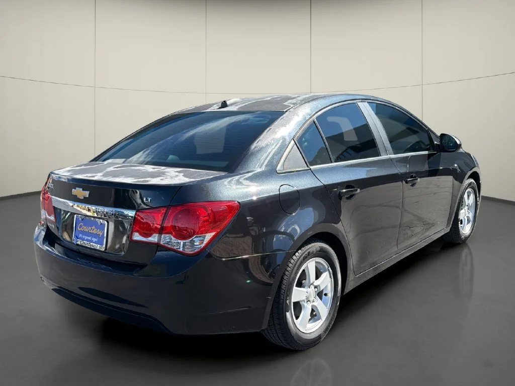 Used 2016 BLACK GRANITE METALLIC Chevrolet LT image 7