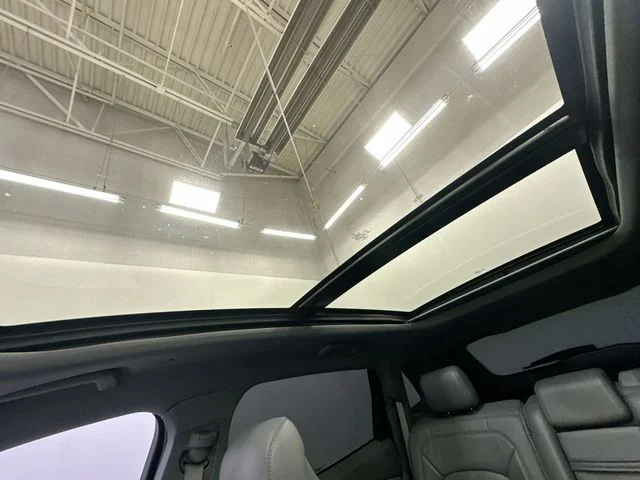 Used 2019 Blue Lincoln Reserve image 17