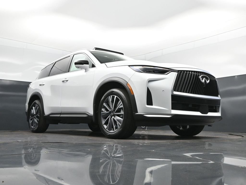 New 2027 RADIANT WHITE INFINITI Luxe FWD image 45
