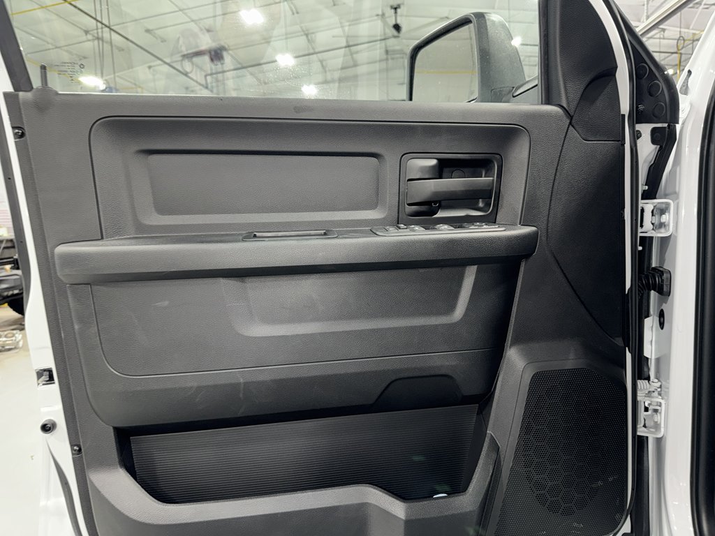 2025 RAM 2500 Tradesman - Photo 30
