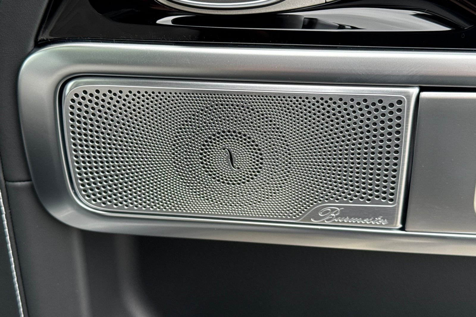 New 2026 MANUFAKTUR Arabian Grey Non- Metallic Mercedes-Benz G 63 AMG® image 4