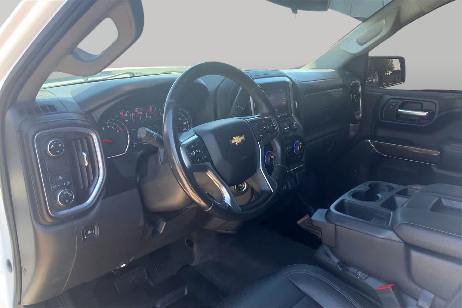 Used 2019 Summit White Chevrolet LT image 18