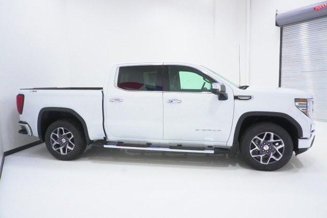 2026 GMC Sierra 1500 SLT - Photo 4