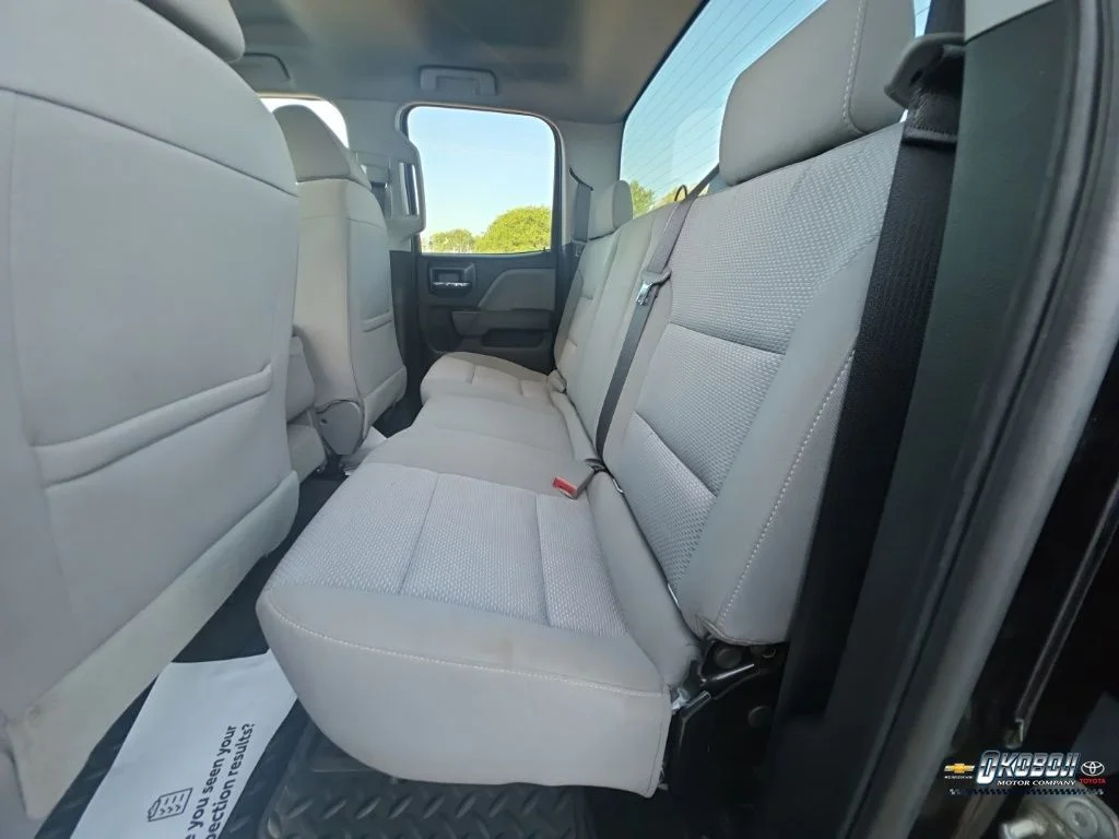 Used 2018 Black Chevrolet Custom image 19