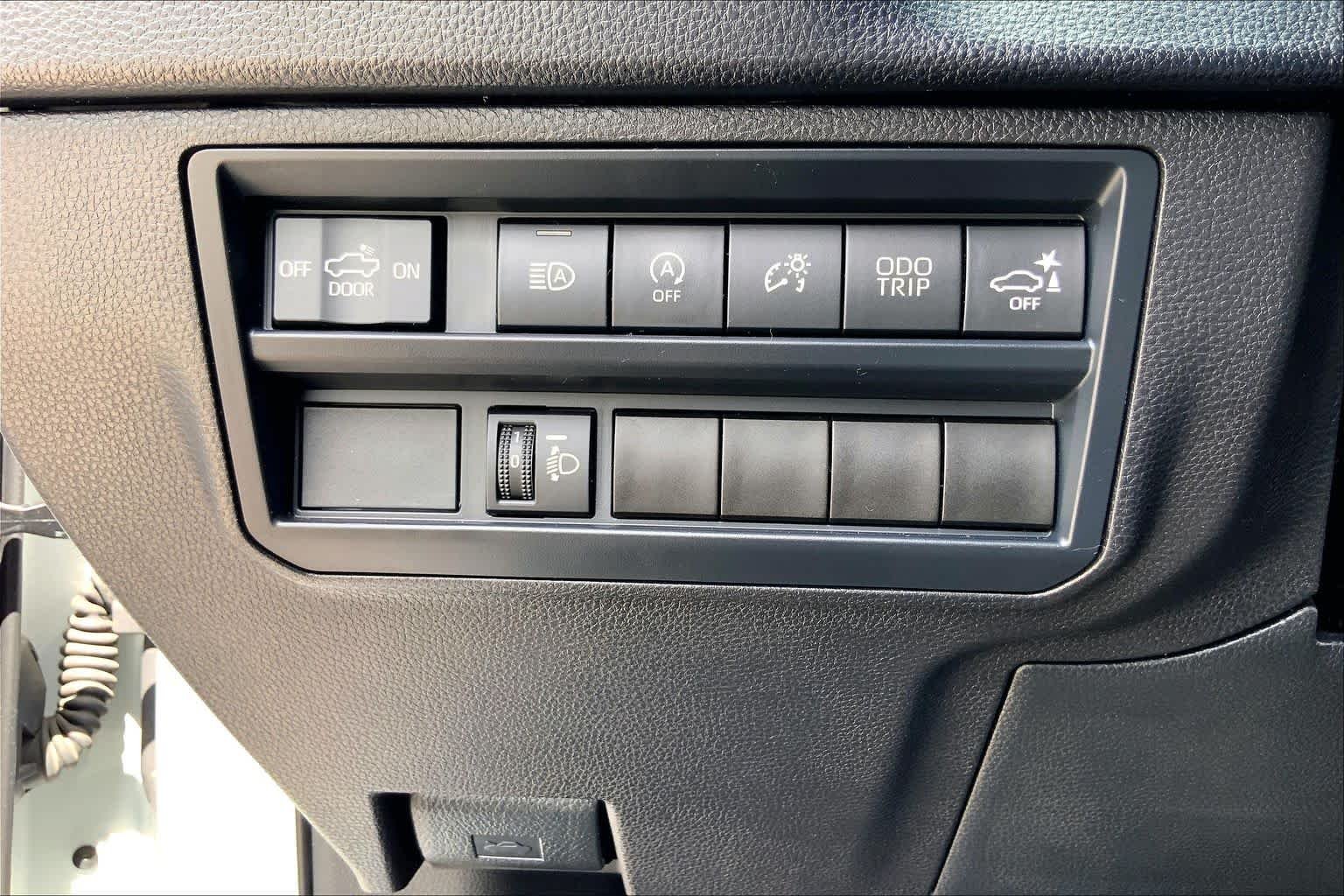 Used 2024 Ice Cap Toyota SR5 image 33