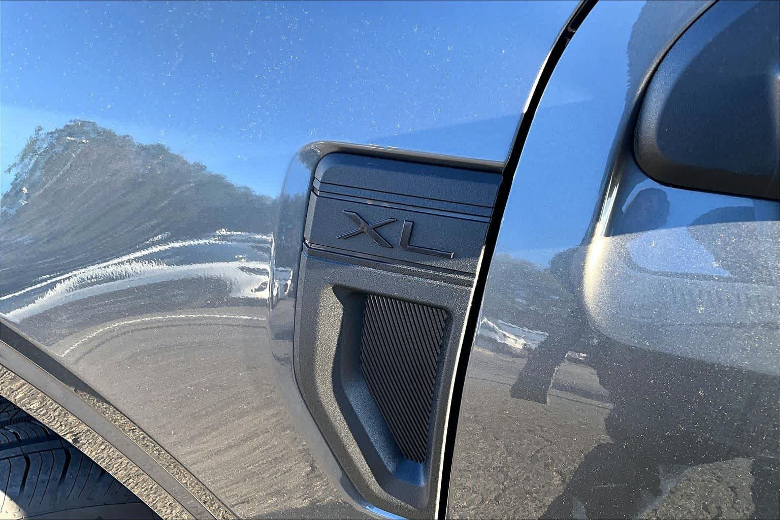 New 2026 Carbonized Gray Metallic Ford XL image 15