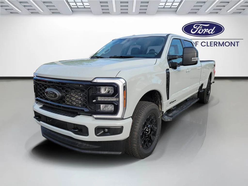 New 2026 White Ford XLT image 2