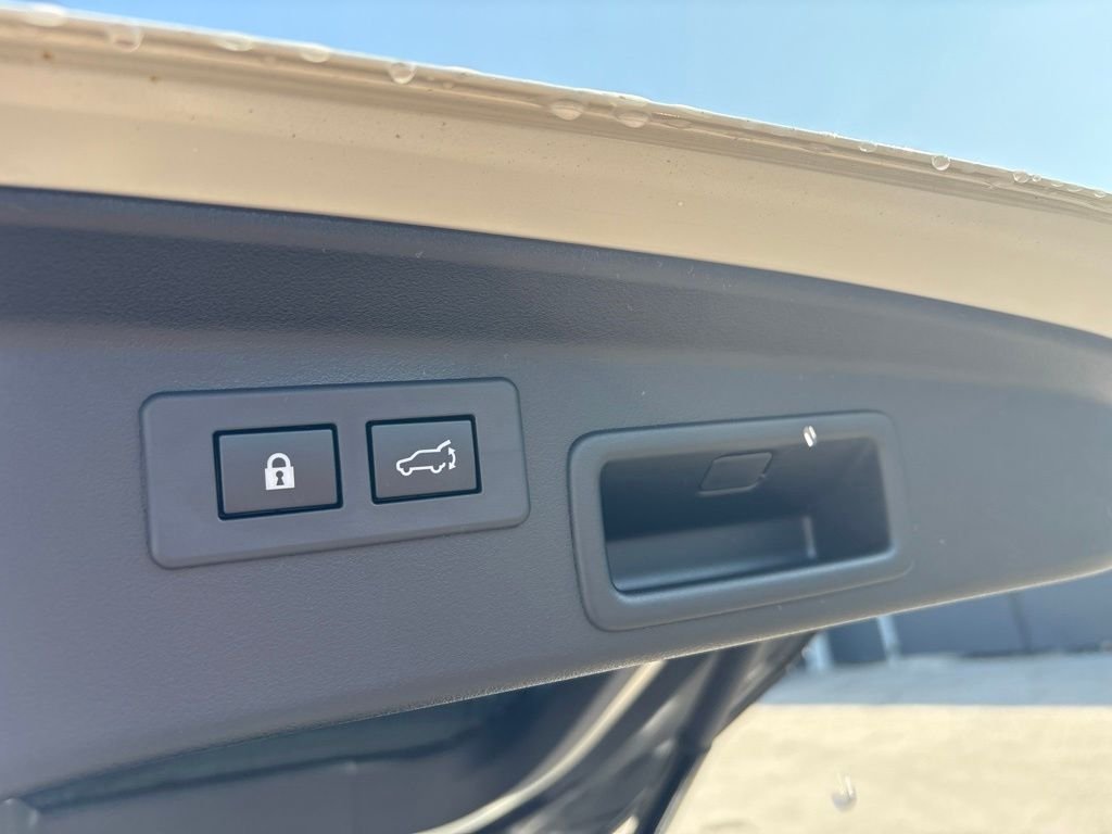 New 2026 CRYSTAL WHITE PEARL Subaru Touring image 27