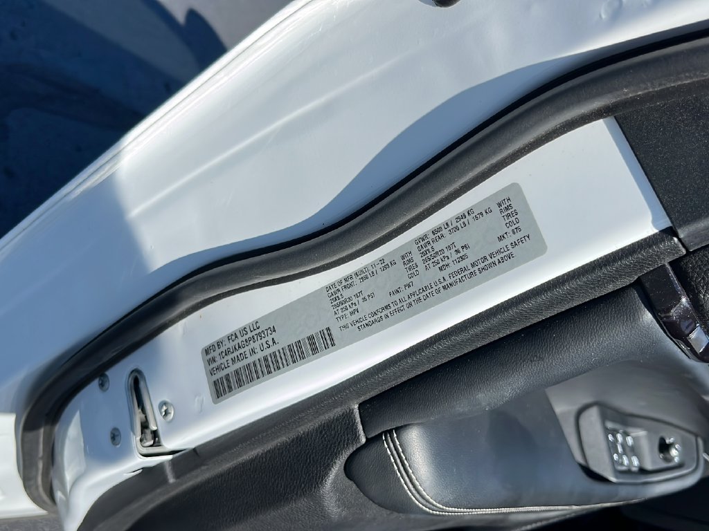 Used 2023 White Jeep Altitude image 13