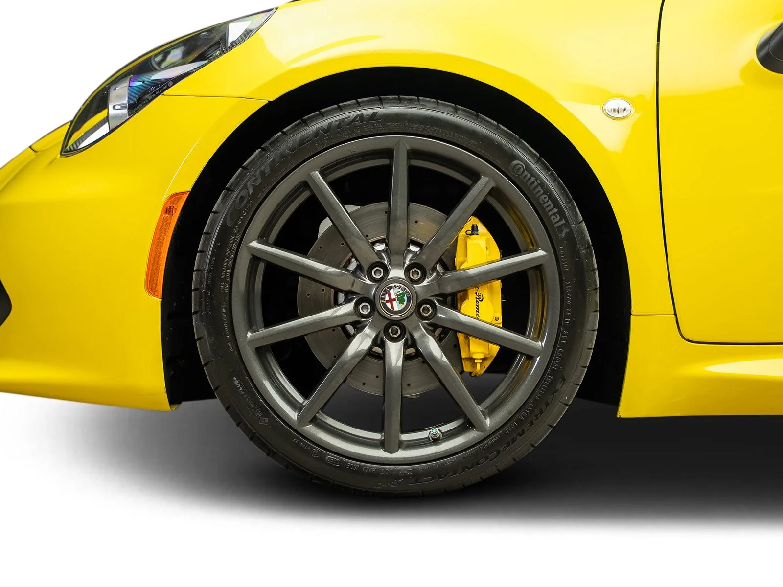 Used 2016 Yellow Alfa Romeo Base image 25