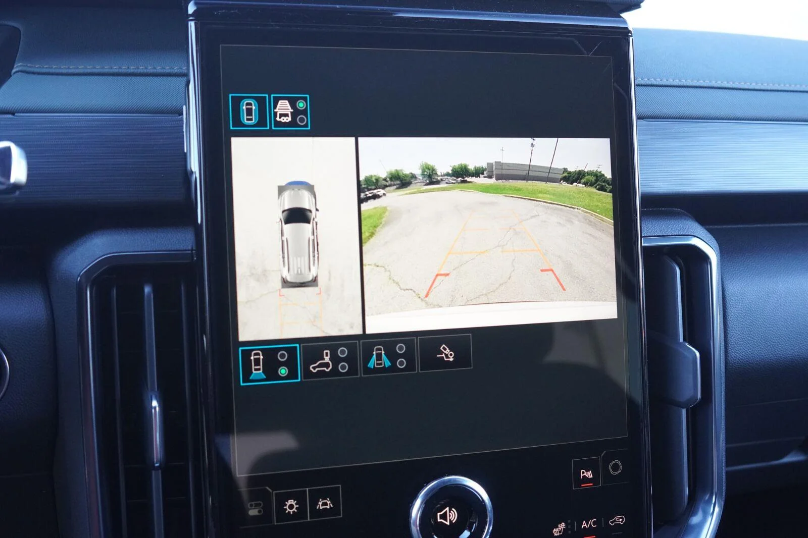 2026 GMC Acadia AT4 - Photo 23