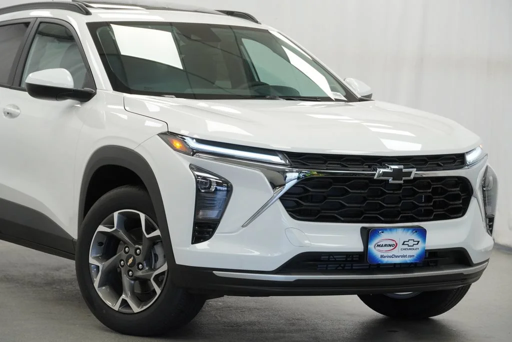 New 2026 Summit White Chevrolet LT image 9