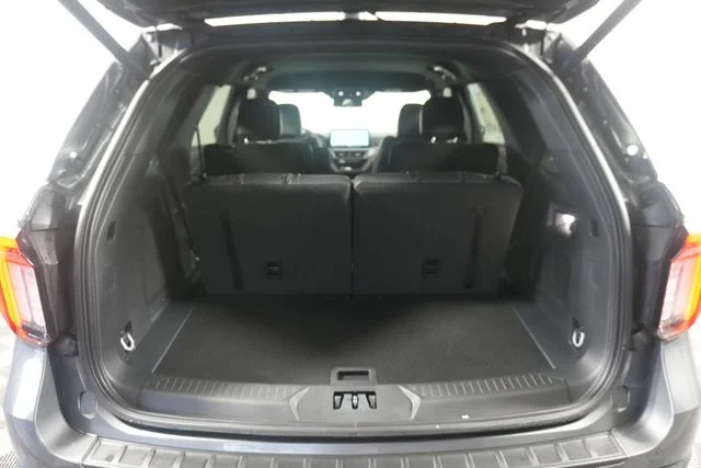 New 2026 Carbonized Gray Metallic Ford ST-Line image 32