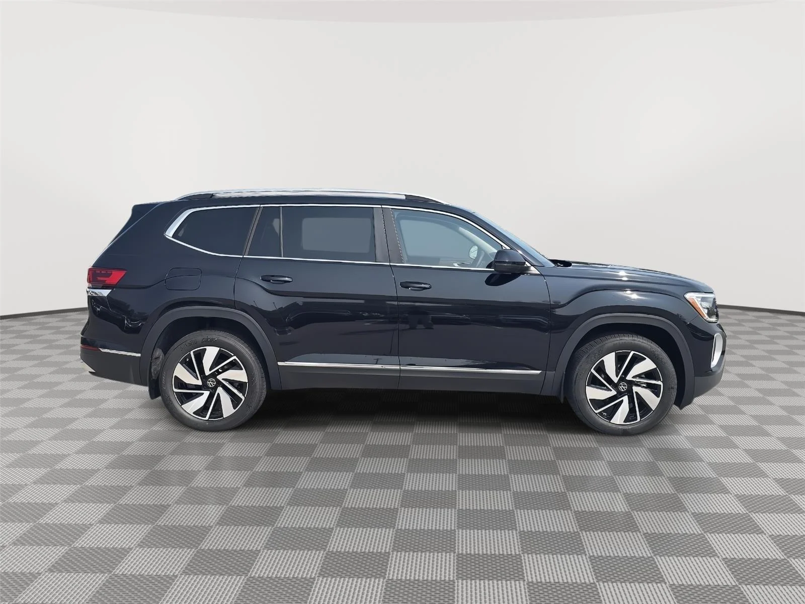New 2026 Deep Black Pearl Volkswagen 2.0T SEL image 22