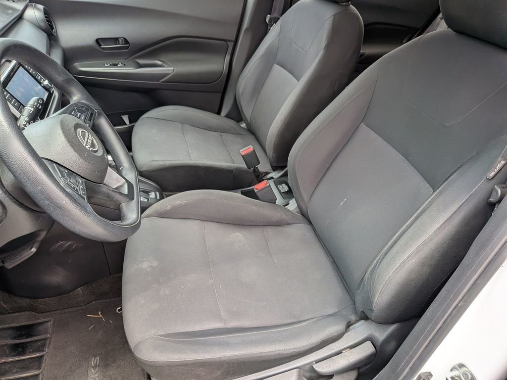 Used 2024 White Nissan S image 17
