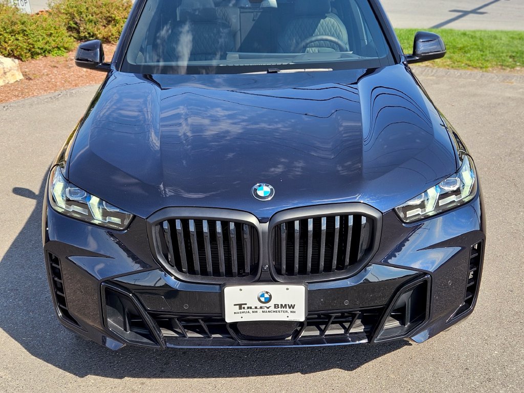 Certified Used 2025 Carbon Black Metallic BMW xDrive40i image 9