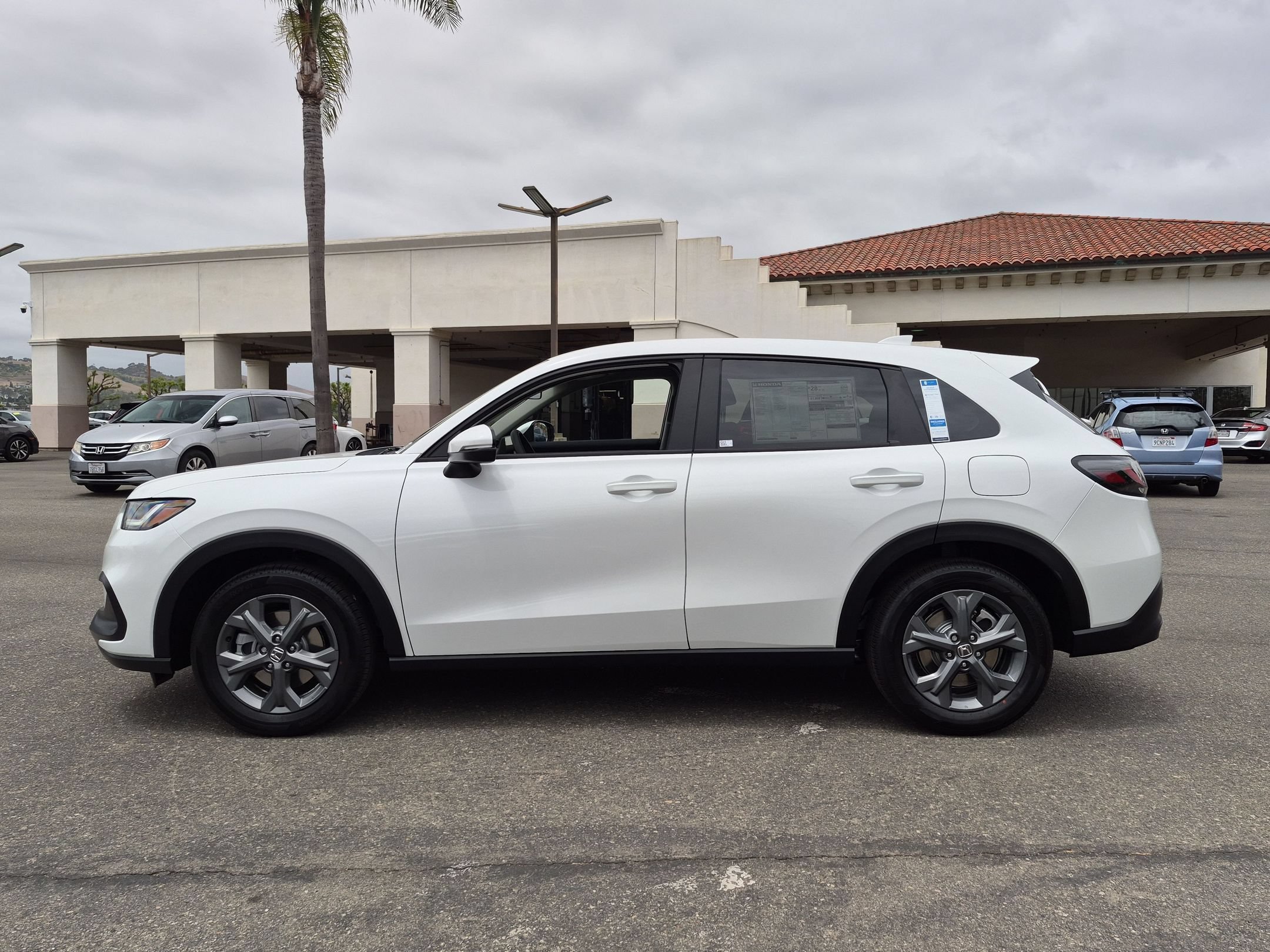New 2027 Platinum White Pearl Honda LX image 8