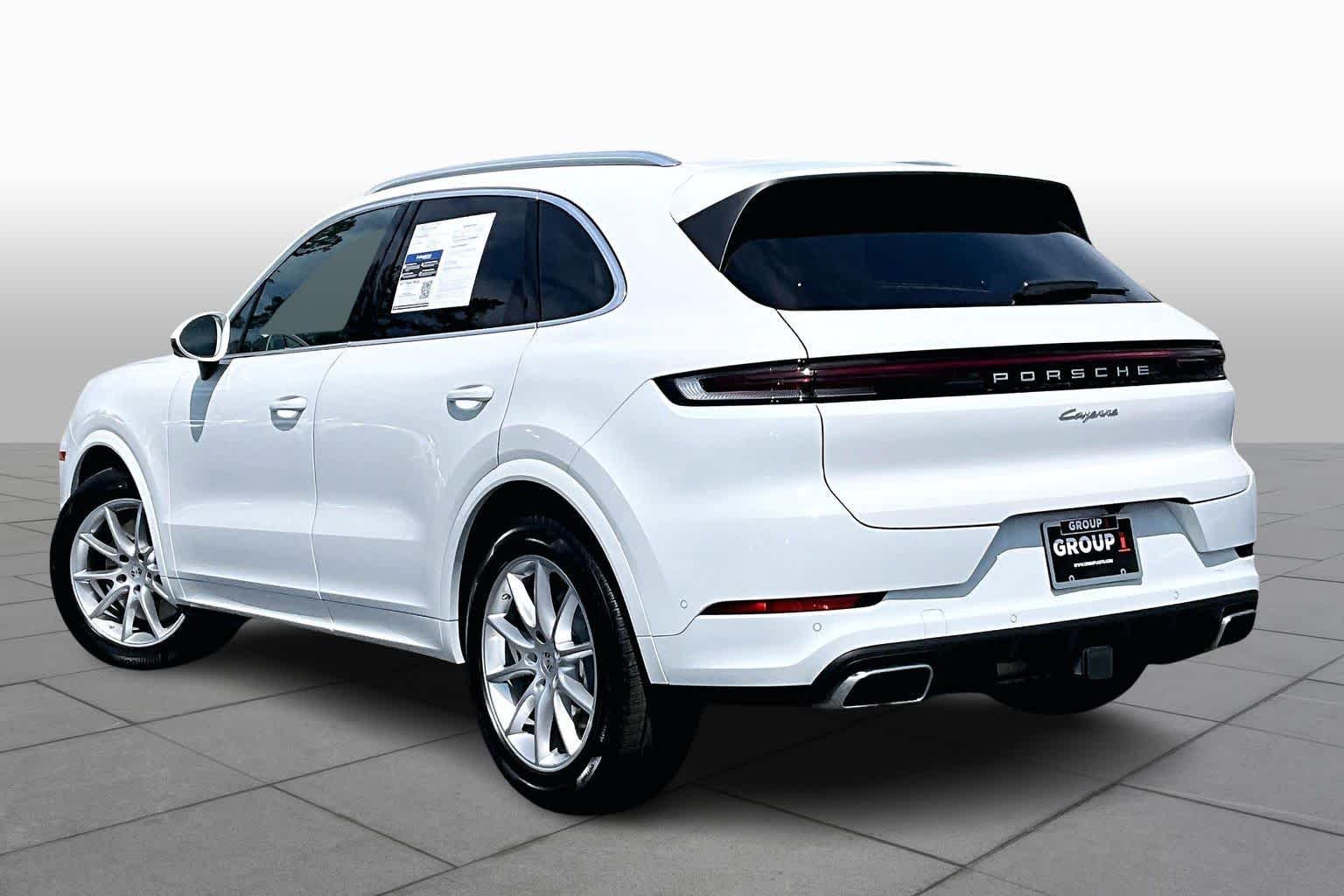 Used 2025 Carrara White Metallic Porsche  image 12