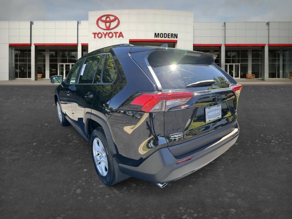 Used 2020 Midnight Black Metallic Toyota XLE image 7