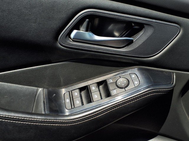 2024 Nissan Rogue SV - Photo 16