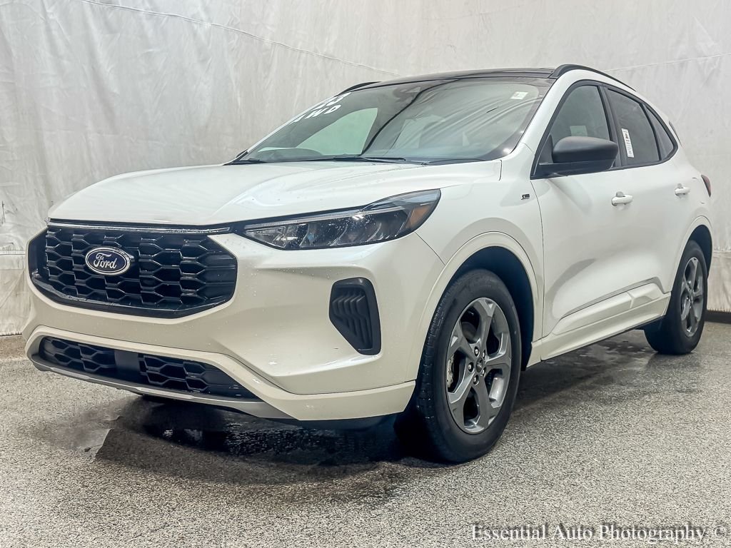 Used 2023 White Metallic Ford ST-Line image 2