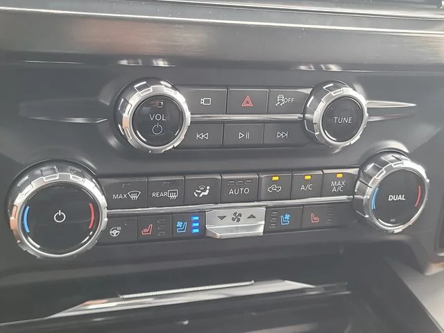 New 2026 Oxford White Ford Lariat image 26