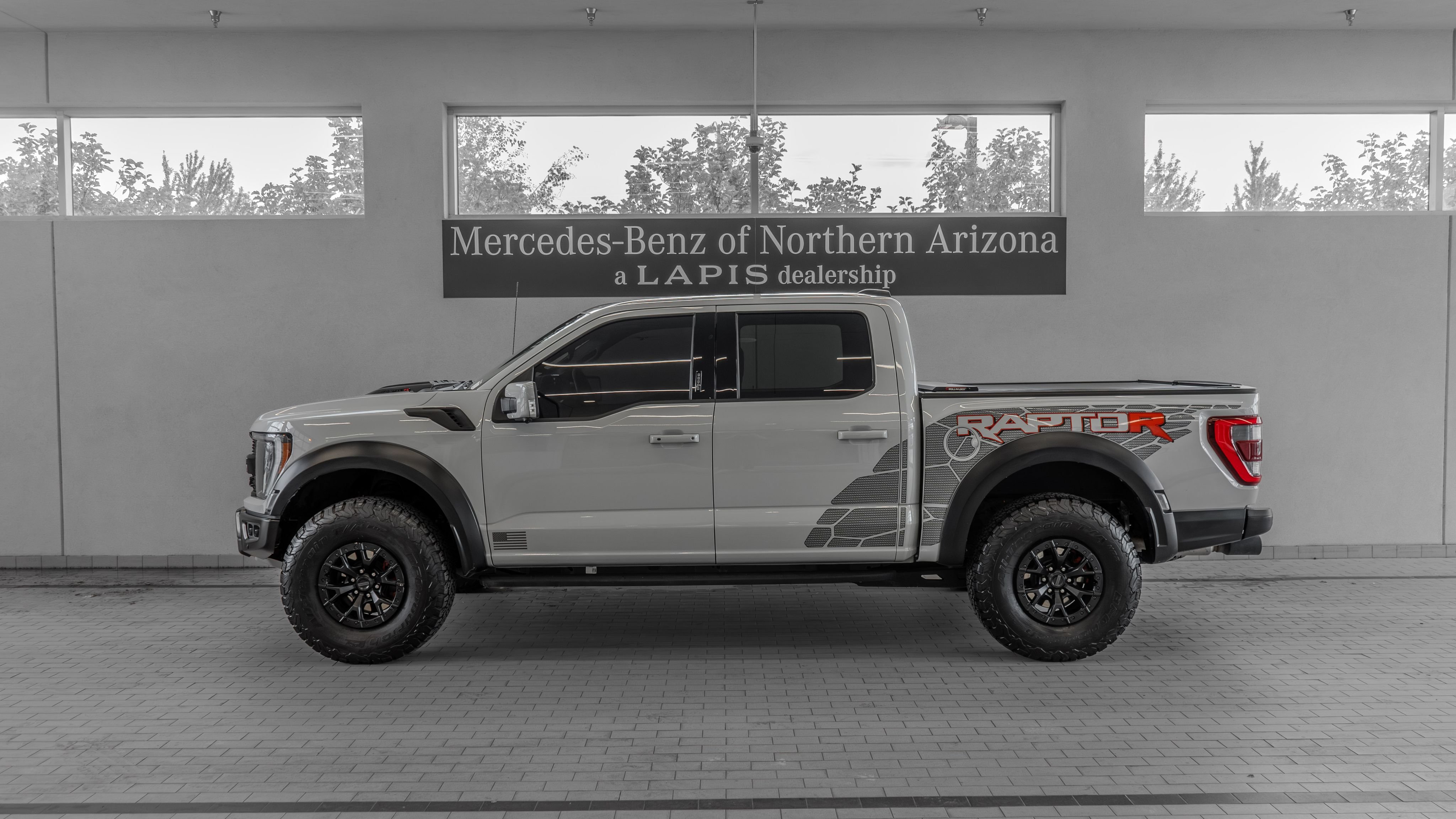Used 2023 Avalanche Ford Raptor image 2