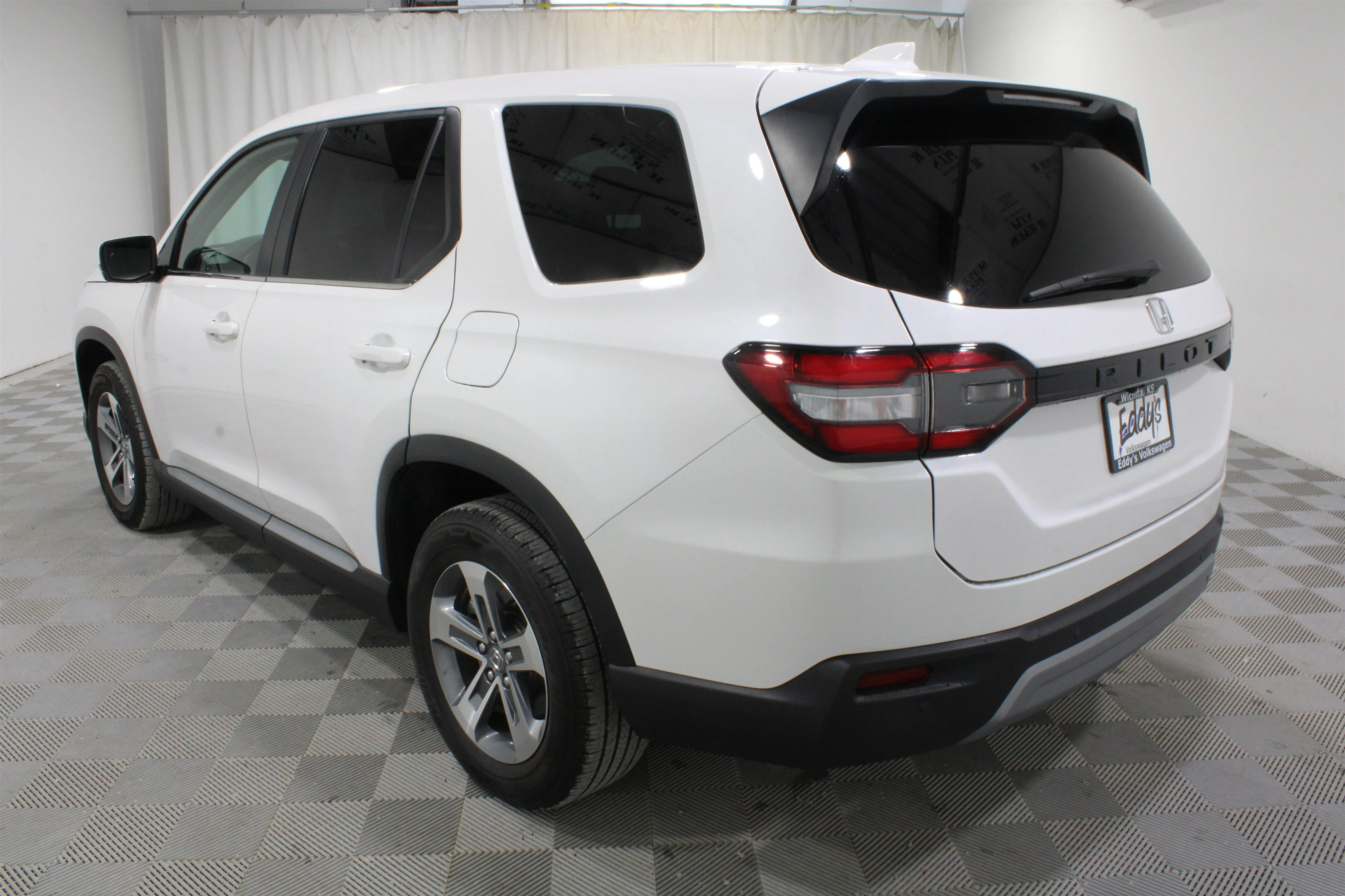 2025 Honda Pilot EX-L - Photo 31