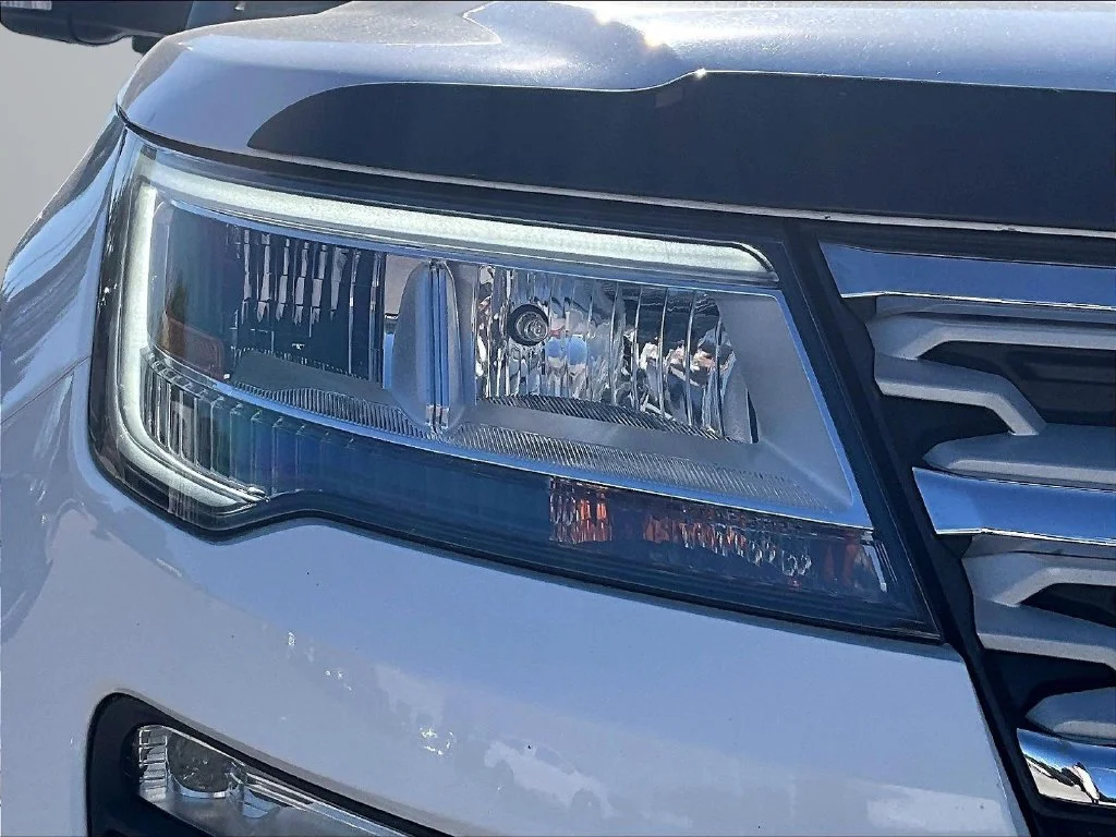 Used 2019 White Ford XLT image 31