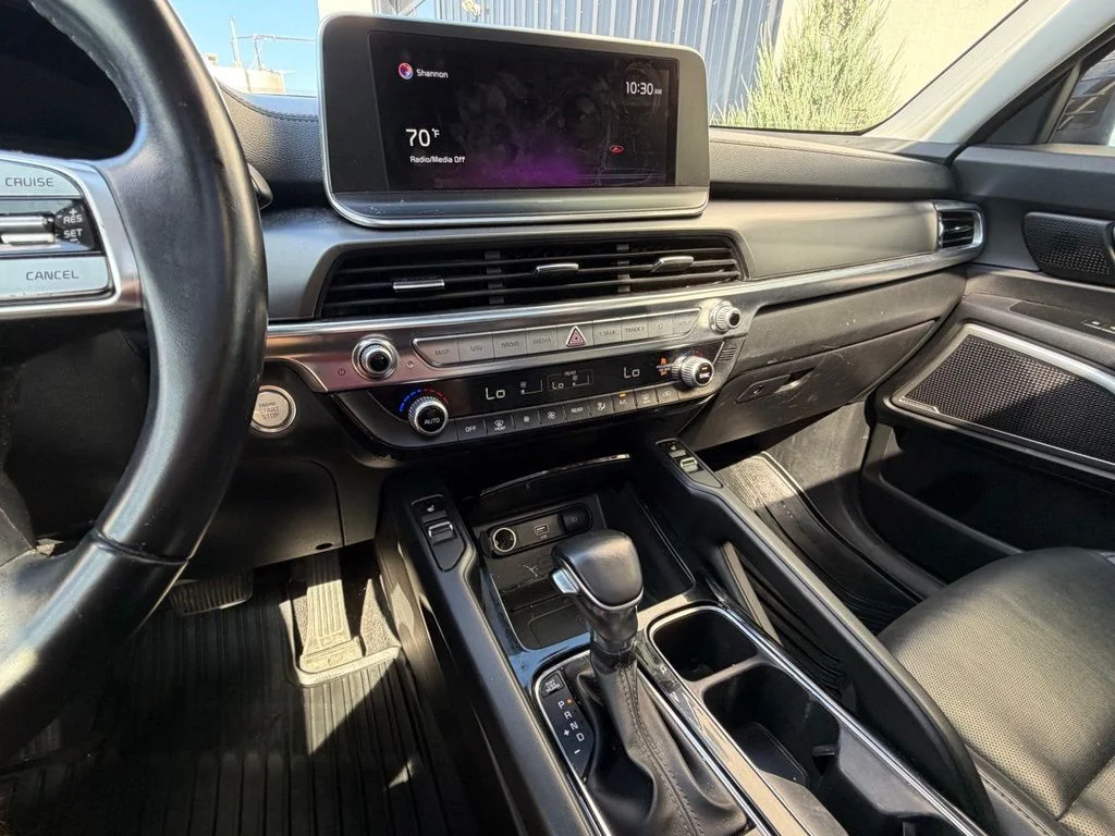 Used 2022 Black Kia S image 9