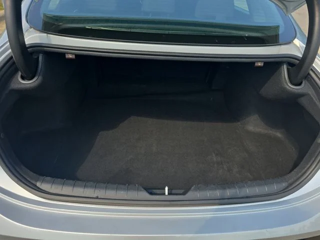 Used 2025 Silver Hyundai SEL image 13