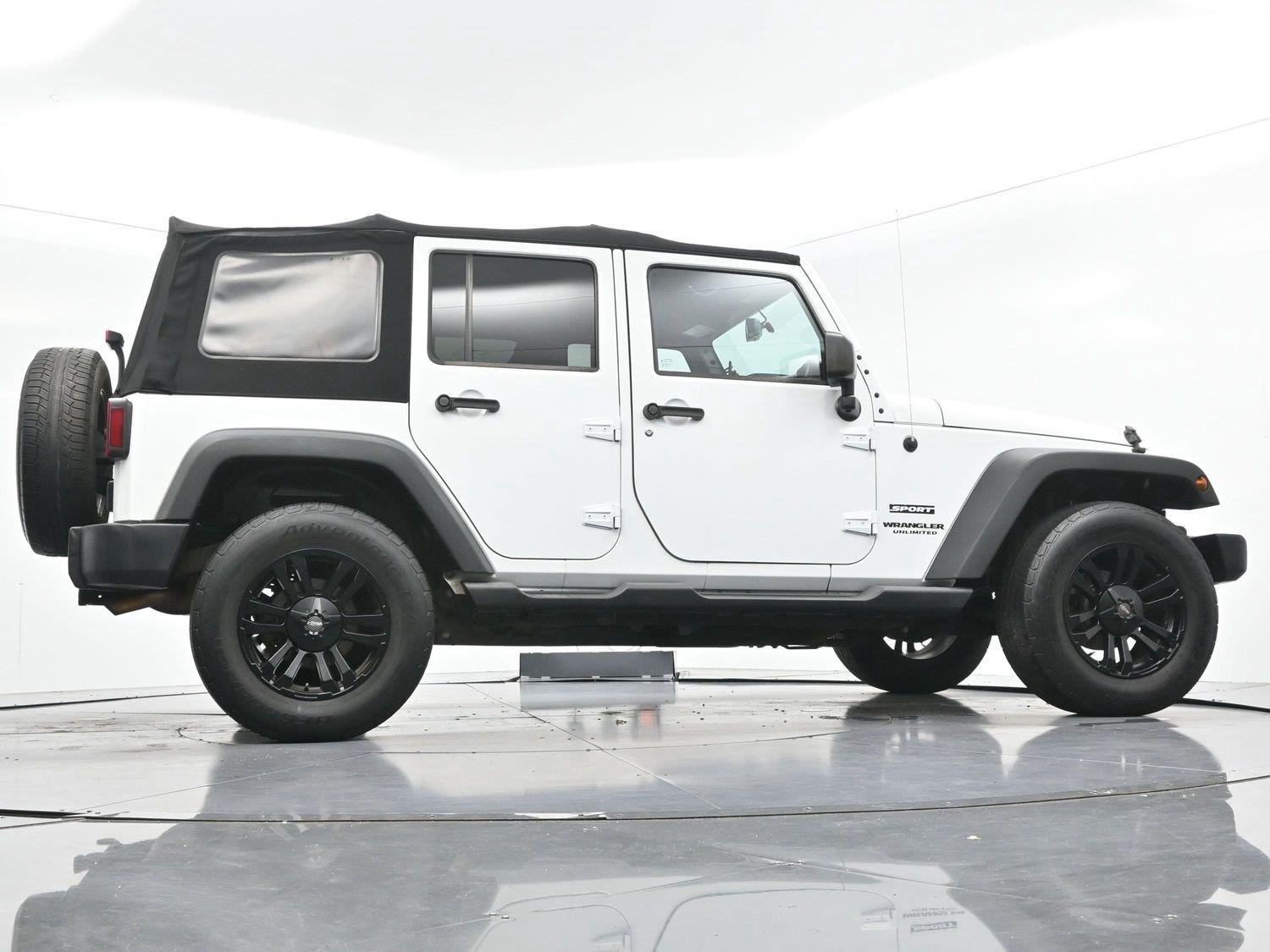 Used 2015 Bright White Clearcoat Jeep Sport image 48