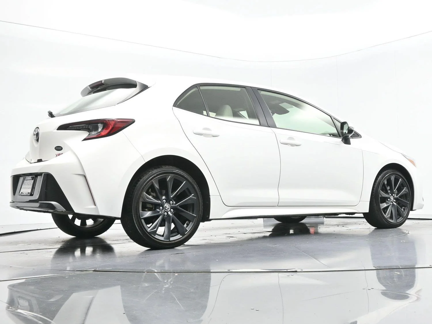 Used 2024 Ice Cap Toyota XSE image 49