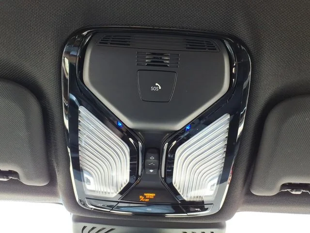 Used 2020 White BMW xDrive30i image 34
