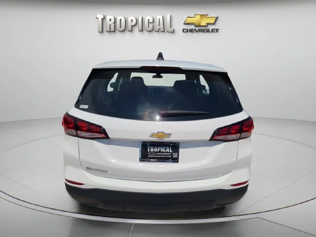 Used 2023 SUMMIT WHITE Chevrolet LS image 4