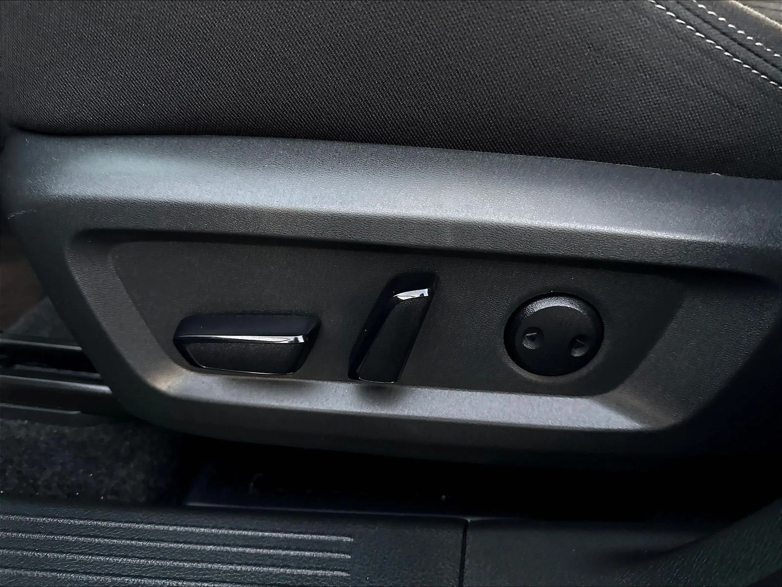 Certified Used 2023 Super Black Nissan SV image 39