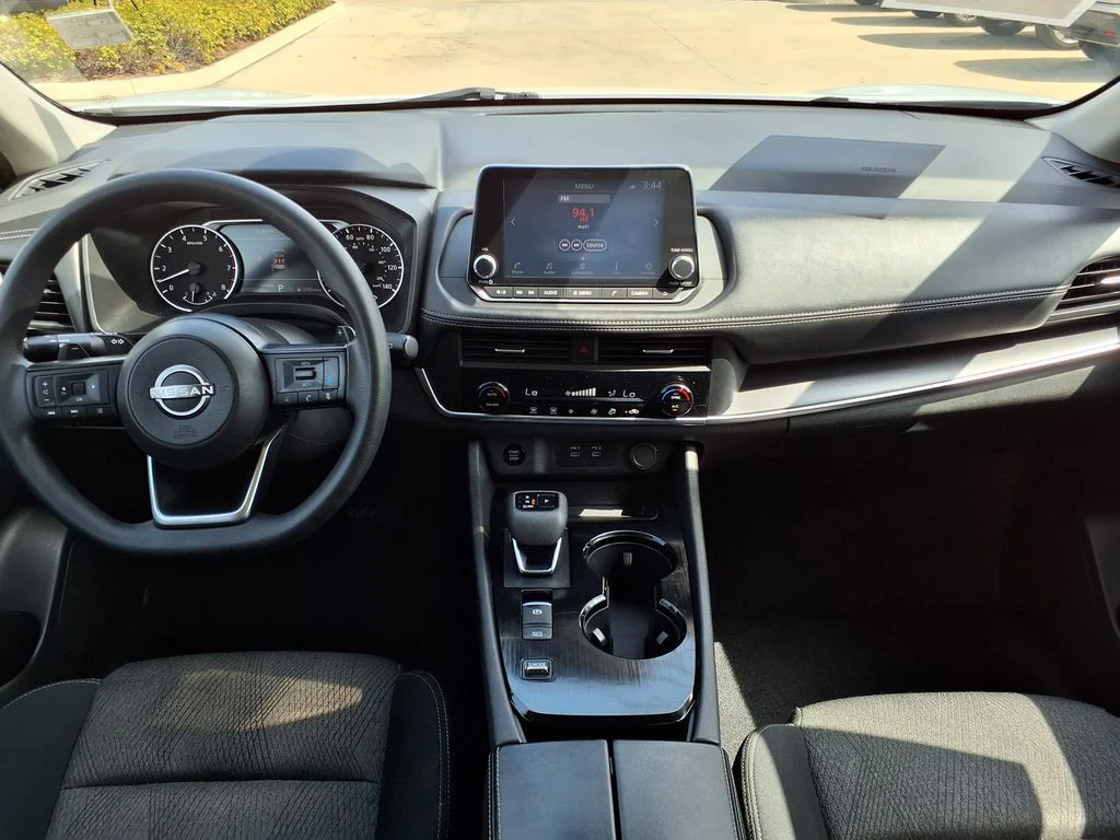 Used 2024 White Nissan SV image 26