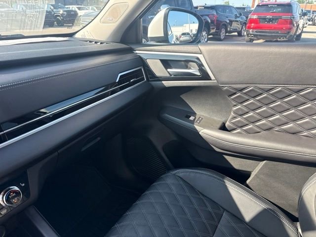 Used 2024  Mitsubishi SEL image 26