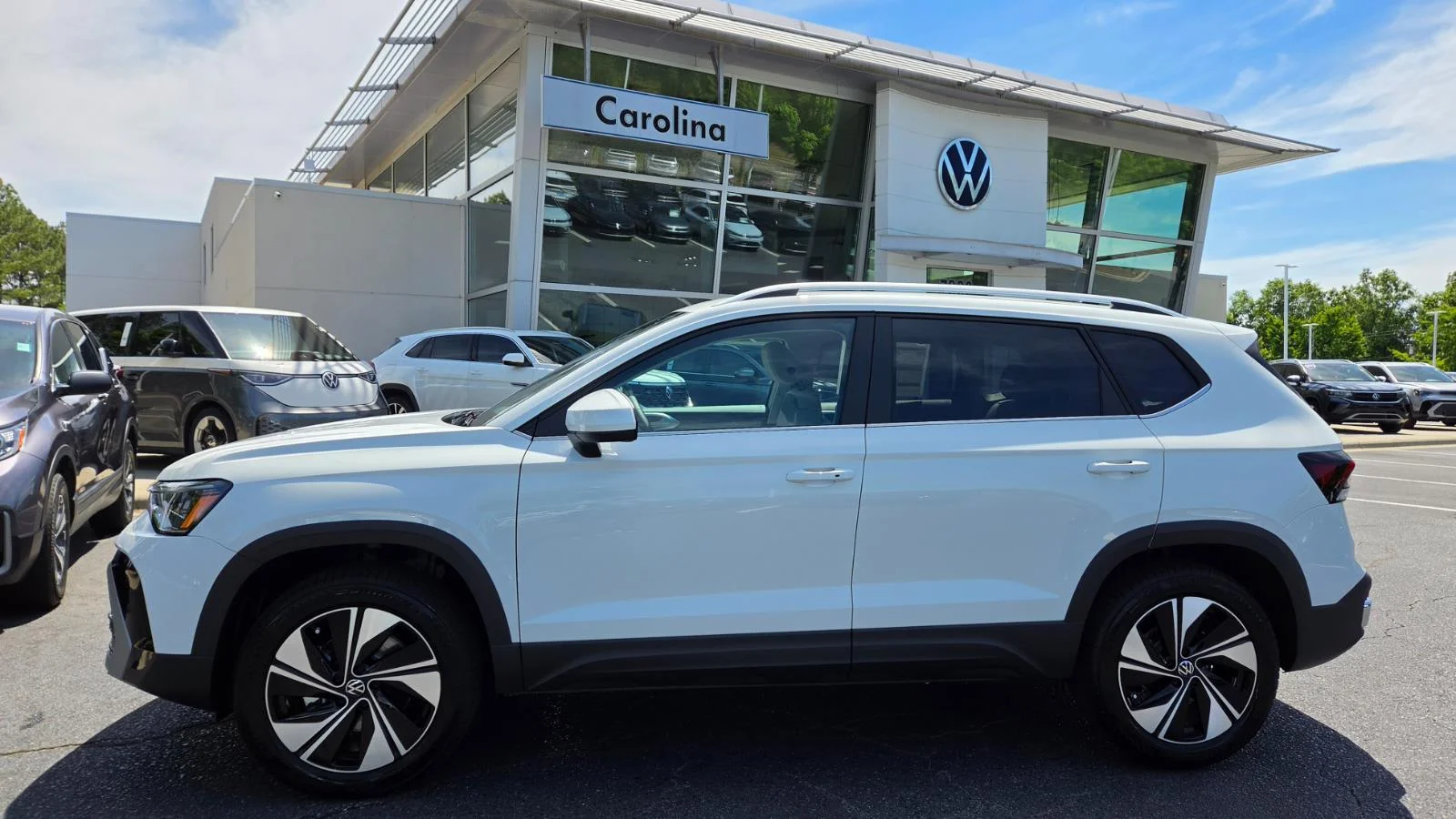 New 2026 Pure White Volkswagen SE image 2