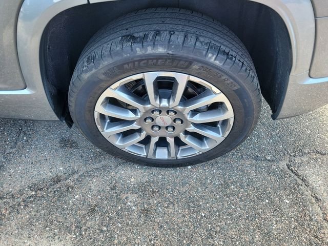Used 2023 Silver GMC Denali image 7