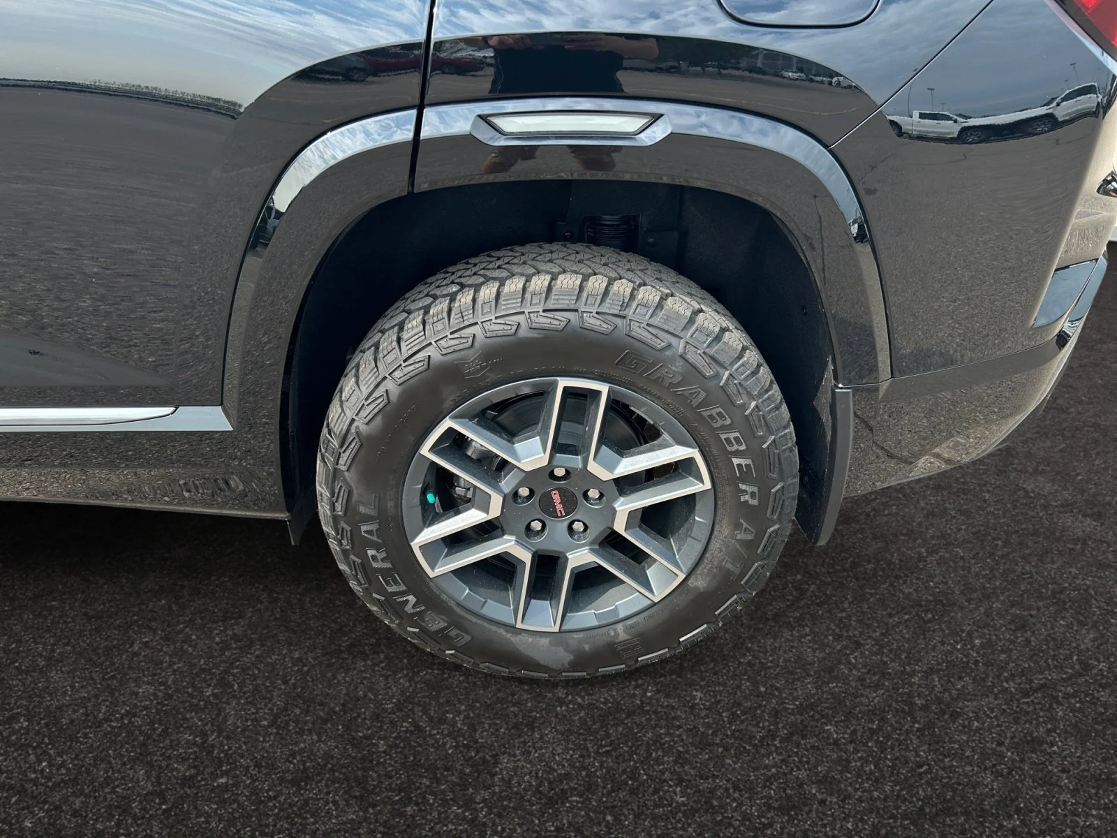 New 2027 Ebony Twilight Metallic GMC AWD AT4 image 9