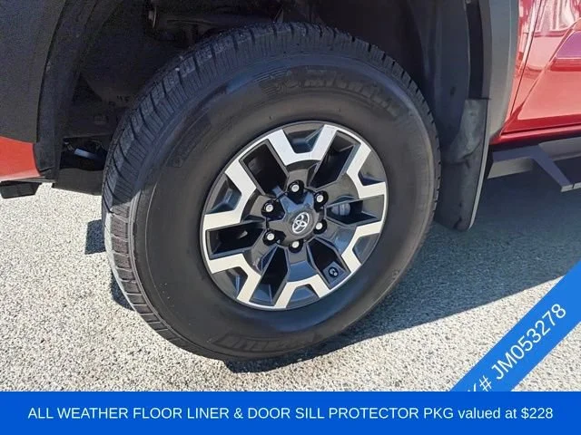 Used 2018 Inferno Red Toyota SR5 image 4