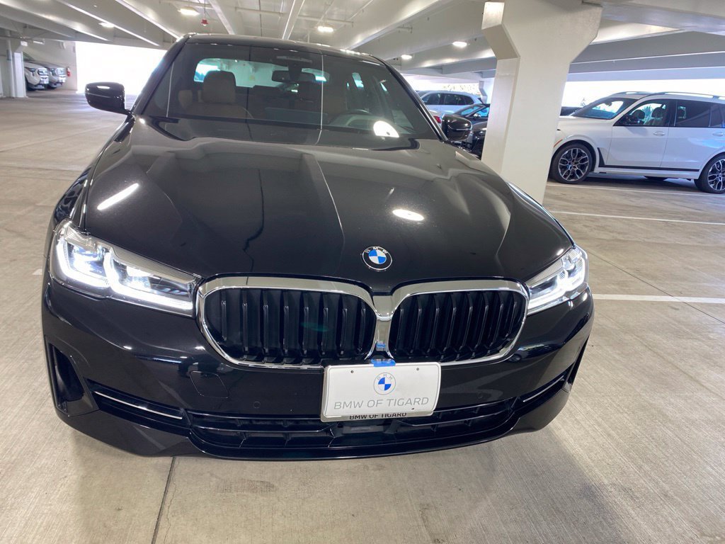 Used 2023 Black Sapphire Metallic BMW 540i xDrive image 2