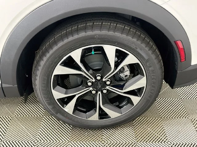 New 2026 White Ford Select image 21