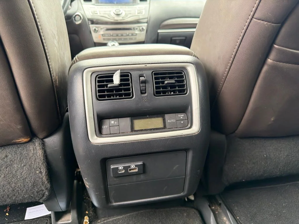 Used 2020 White INFINITI LUXE image 18