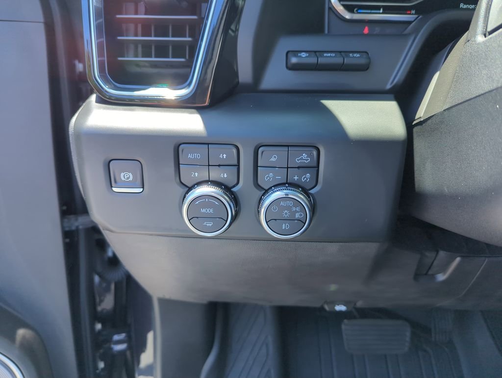 Used 2024 Silver GMC Denali image 19