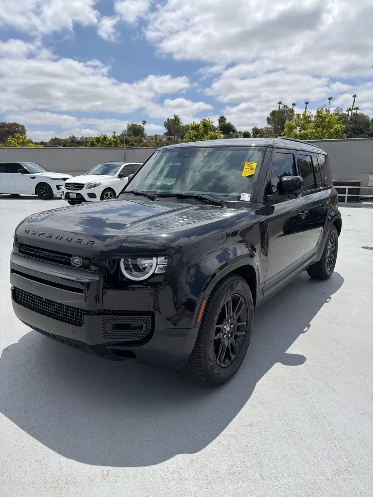 2023 Land Rover Defender's photo