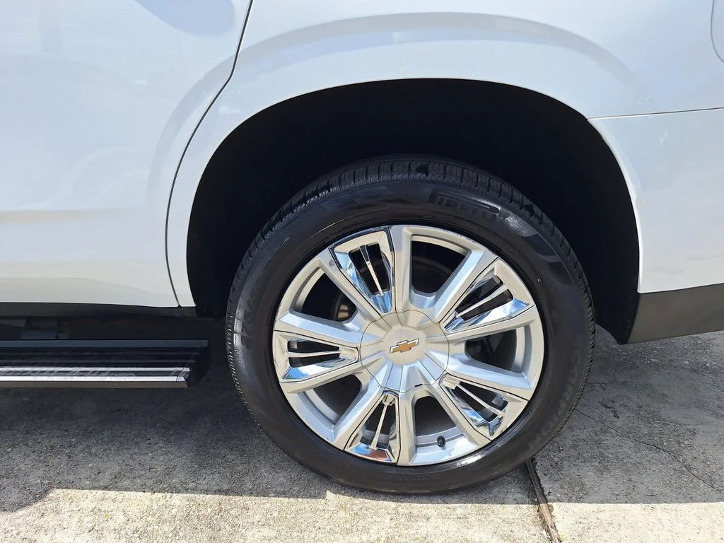 Used 2021 White Chevrolet High Country image 28