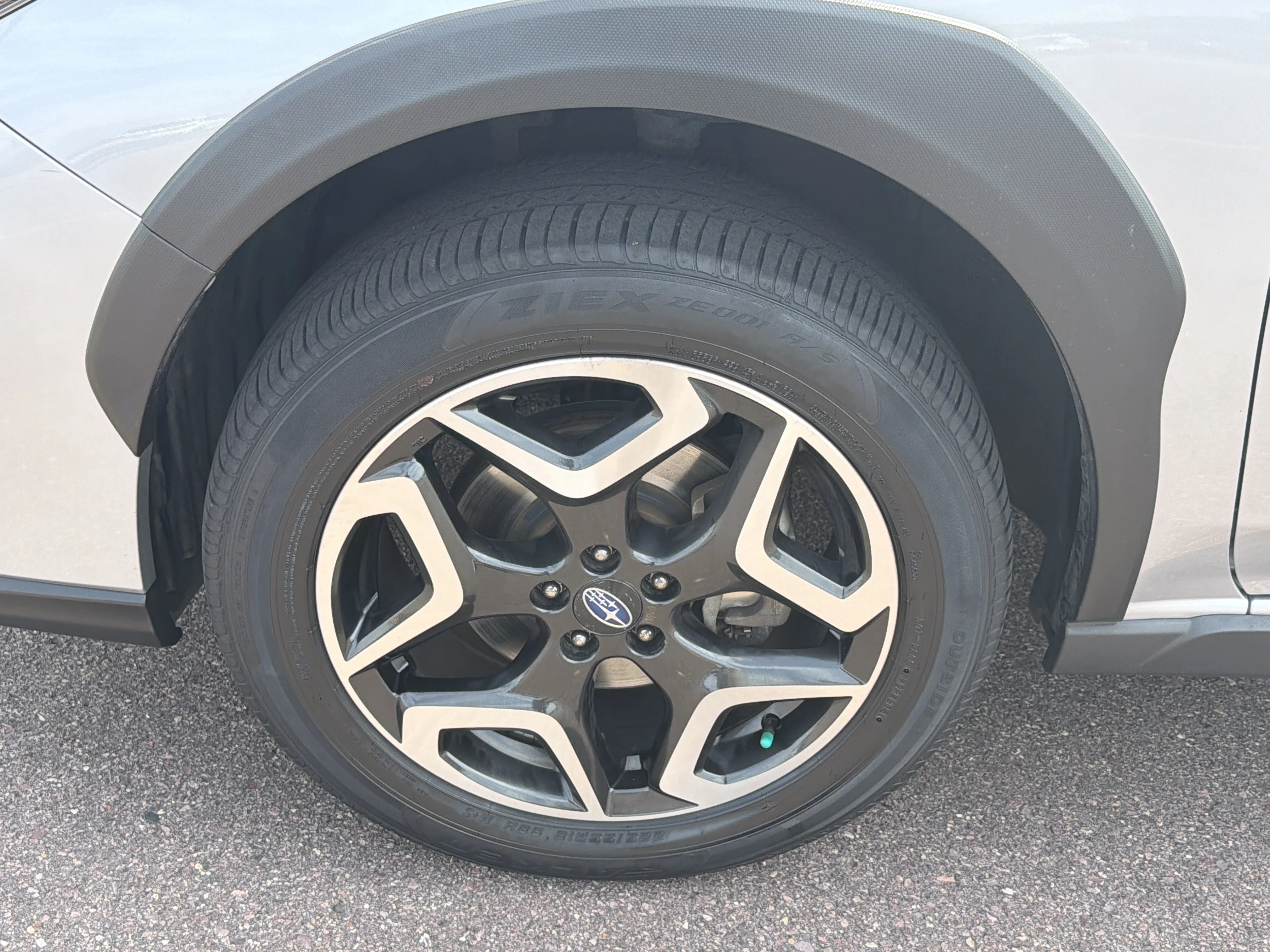 Used 2019 Ice Silver Metallic Subaru Limited image 15