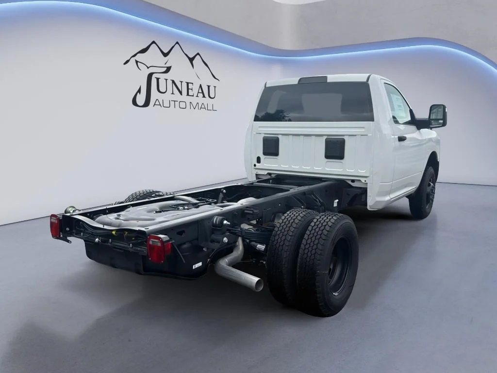 New 2026 Bright White Clear-Coat Exterior Paint RAM Tradesman image 3